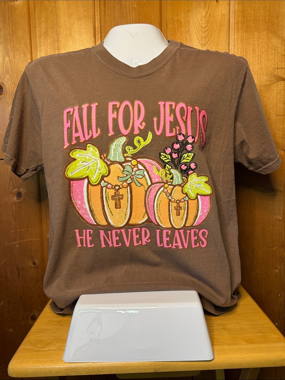Adult' Brown 'Fall For Jesus' Graphic Tee with Pink & Orange Pumpkins